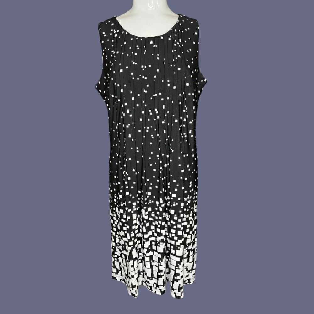 Perceptions size 8P sleeveless pleated pullover dress